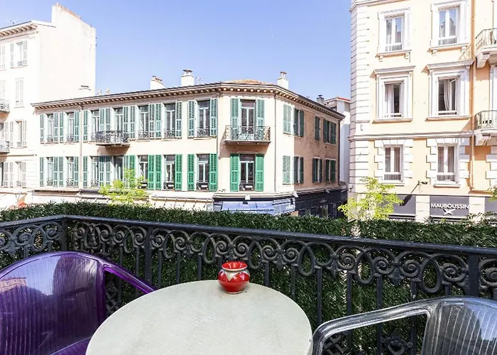 Apartament Loft Place Massena Avec Terrasse Nicea