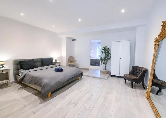 Apartament Loft Place Massena Avec Terrasse